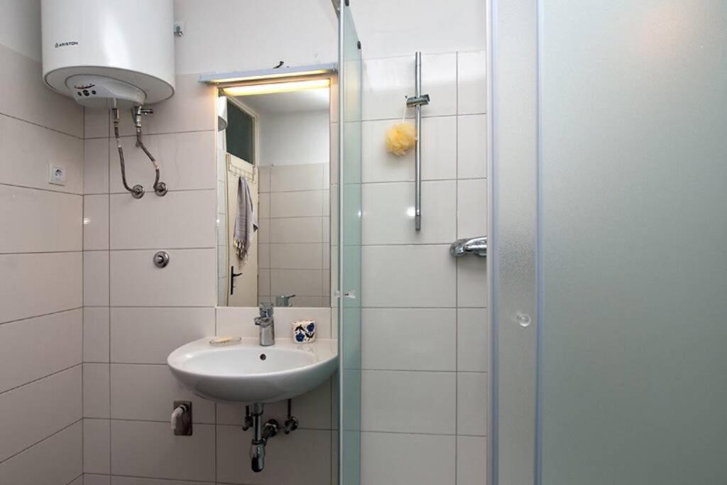 Sara Apartment Punta Omis Near Sandy Beach Exterior foto